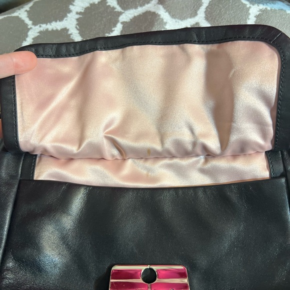 Coach Black Crossbody Bag with Adjustable Strap and Flap Closure - Picture 3 of 16